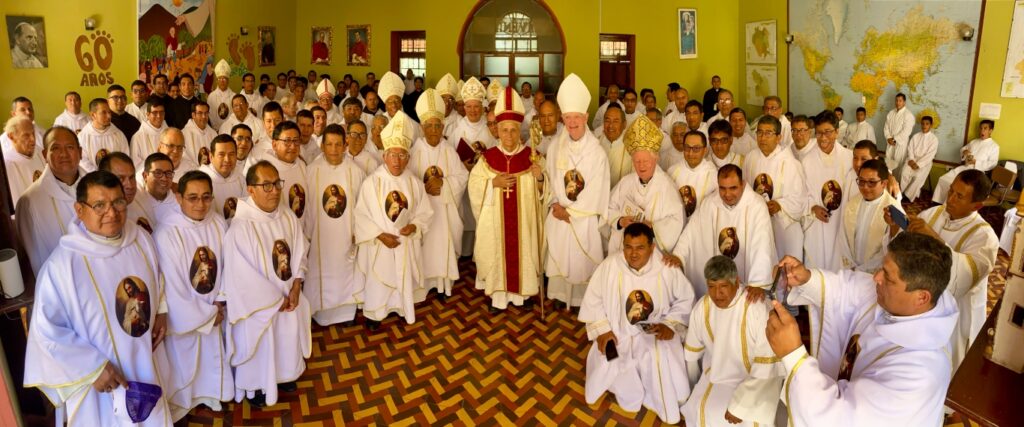 “60 AÑOS CAMINANDO COMO PUEBLO DE DIOS”
